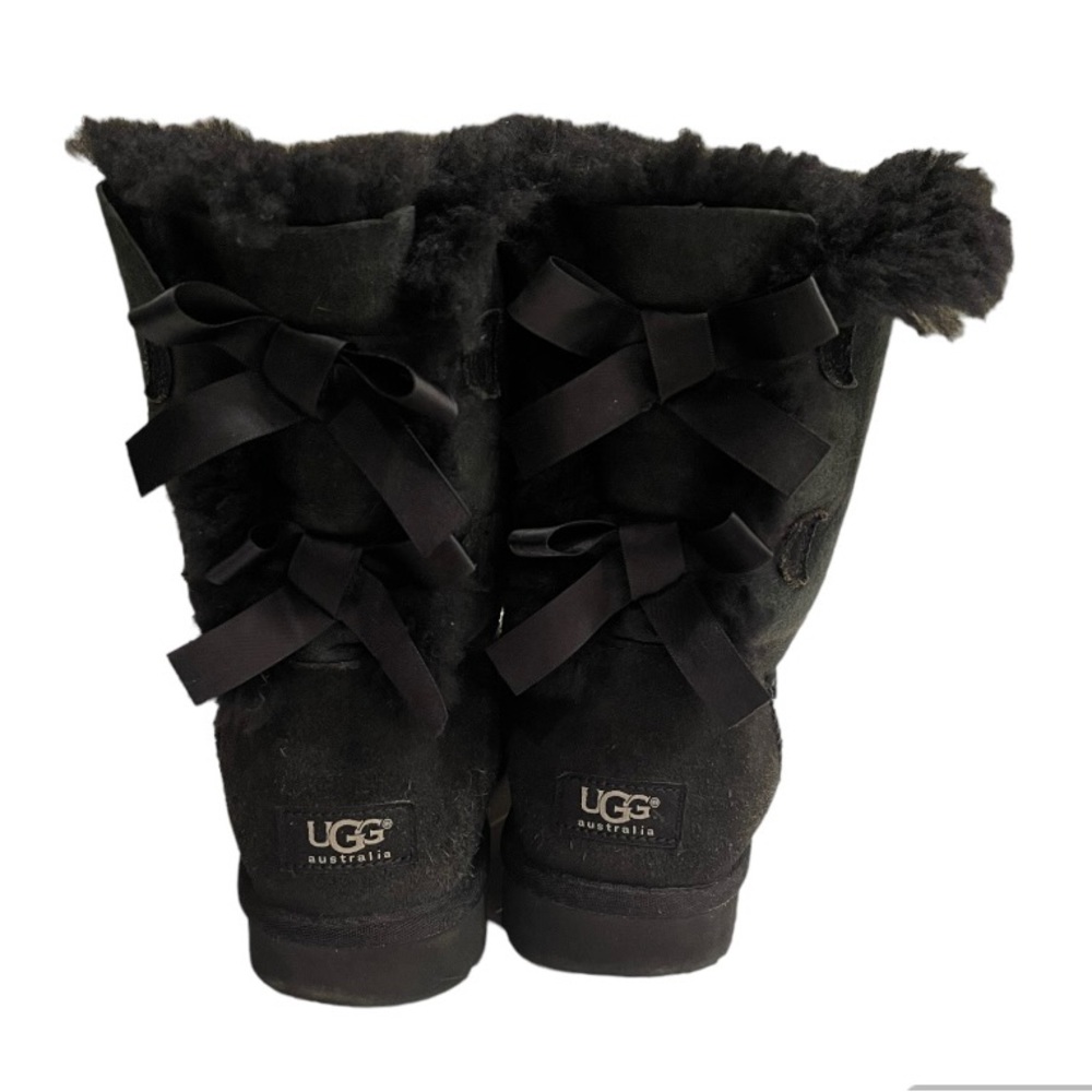 Womans size 8 UGGS